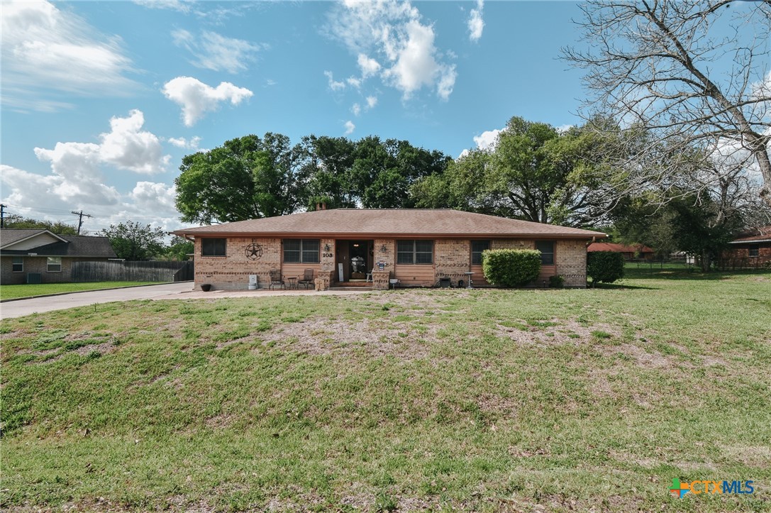 103 Rhodes Road Victoria, TX 77904 - Photo 1 of 45
