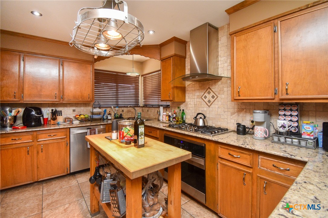 103 Rhodes Road Victoria, TX 77904 - Photo 14 of 45