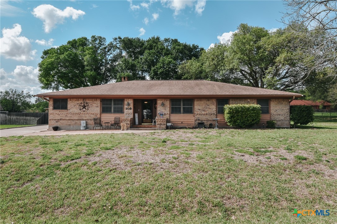 103 Rhodes Road Victoria, TX 77904 - Photo 2 of 45