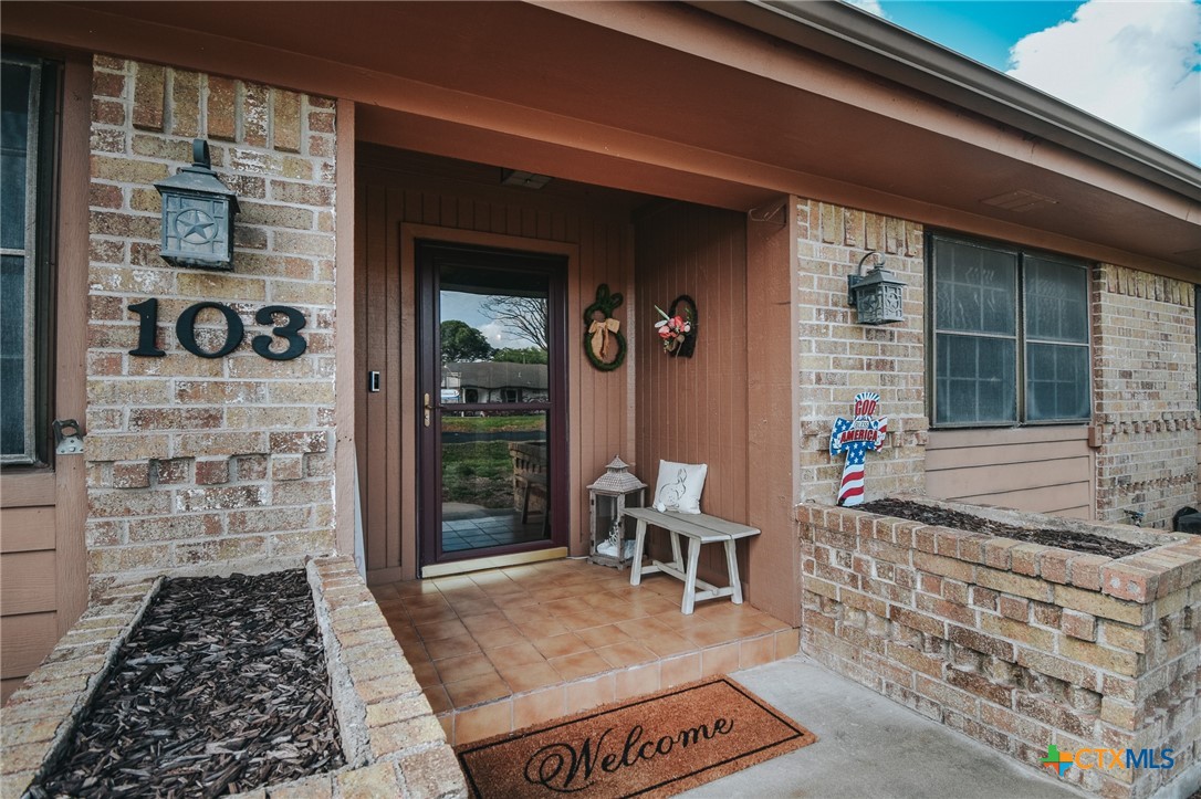 103 Rhodes Road Victoria, TX 77904 - Photo 5 of 45