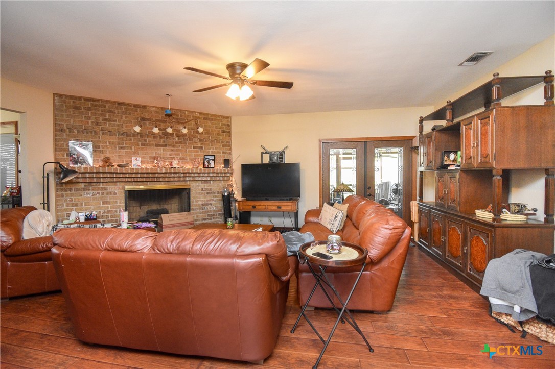 103 Rhodes Road Victoria, TX 77904 - Photo 7 of 45