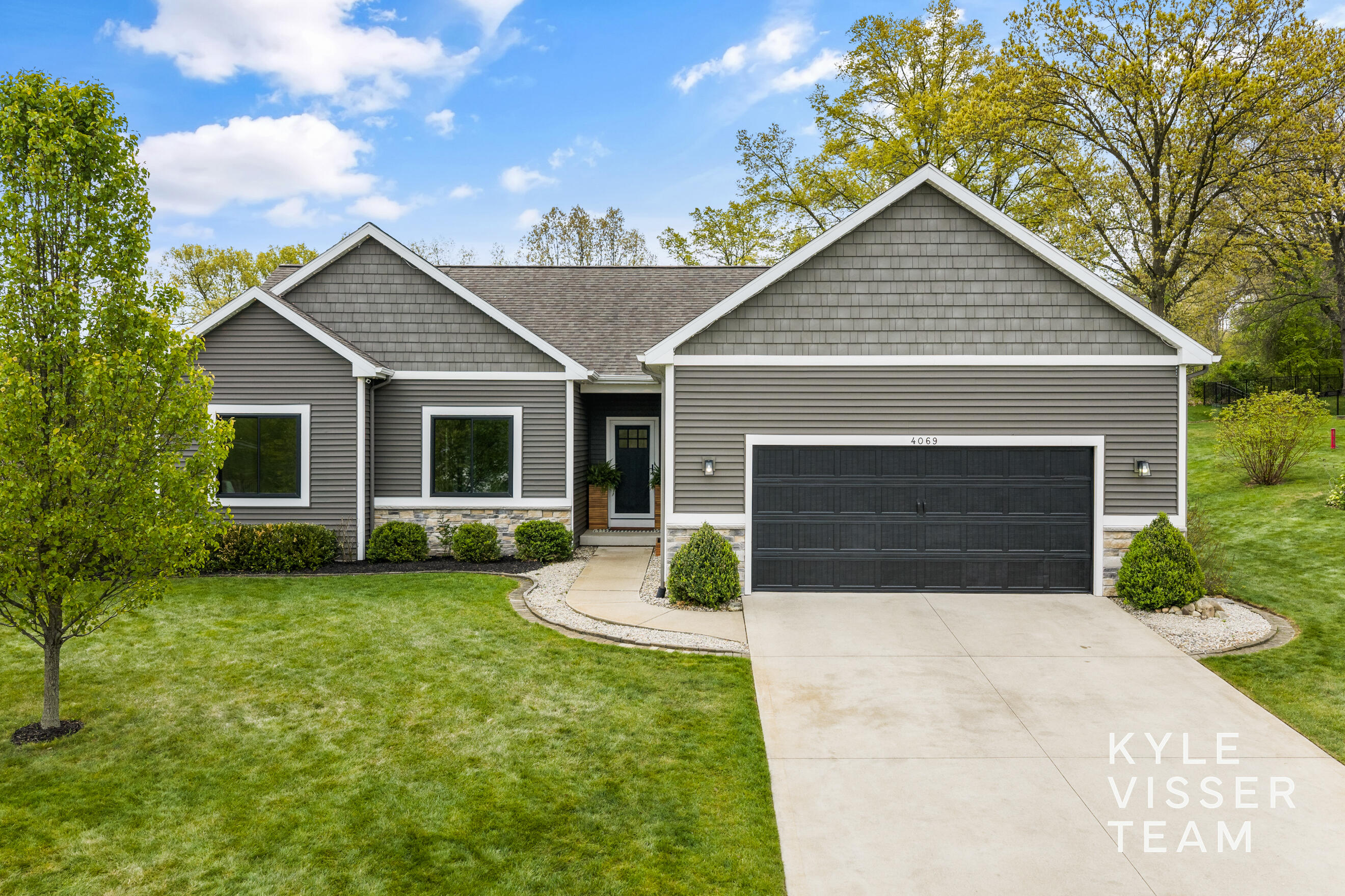 4069 Amazon Drive Lowell, MI 49331 - Photo 6 of 64 Front Exterior