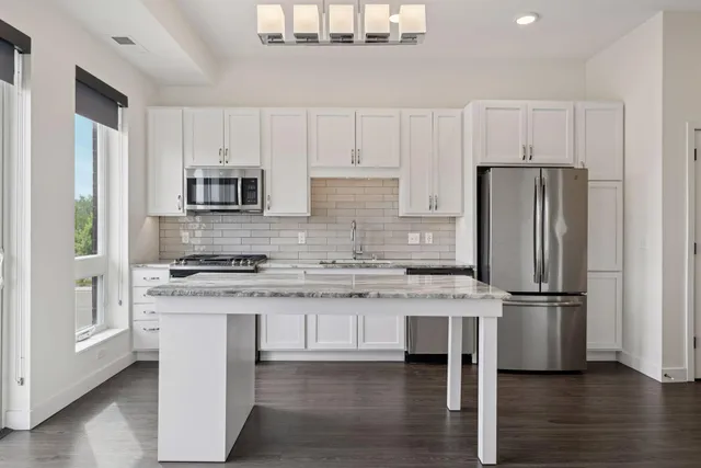 $1,938 | 12610 Ridgedale Drive, Unit 241, Minnetonka, MN 55305