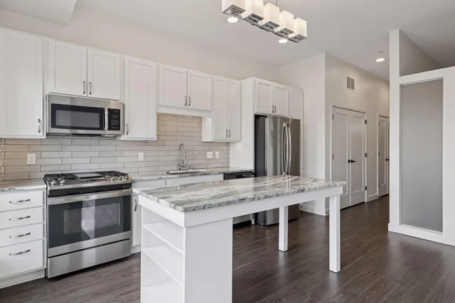 $1,938 | 12610 Ridgedale Drive, Unit 241, Minnetonka, MN 55305