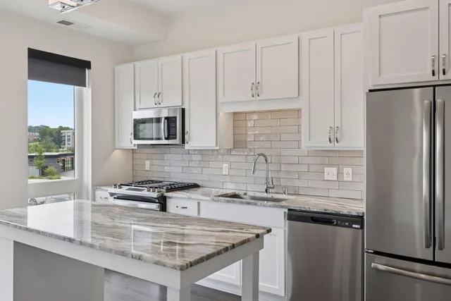 $1,938 | 12610 Ridgedale Drive, Unit 241, Minnetonka, MN 55305