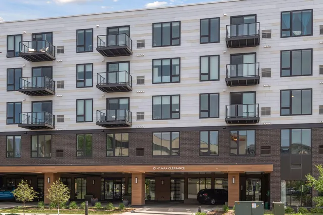 $1,938 | 12610 Ridgedale Drive, Unit 241, Minnetonka, MN 55305