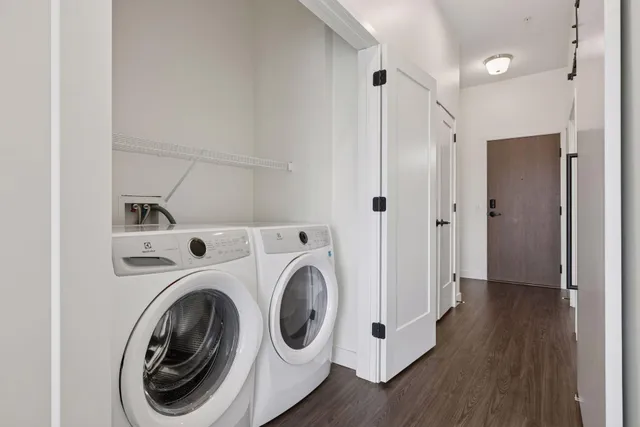 $1,938 | 12610 Ridgedale Drive, Unit 241, Minnetonka, MN 55305