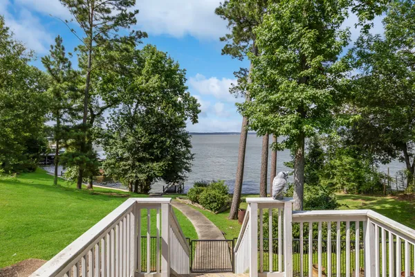 $749,000 | 618 Palmetto Drive, Livingston, TX 77351