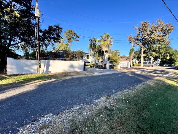 $749,000 | 618 Palmetto Drive, Livingston, TX 77351