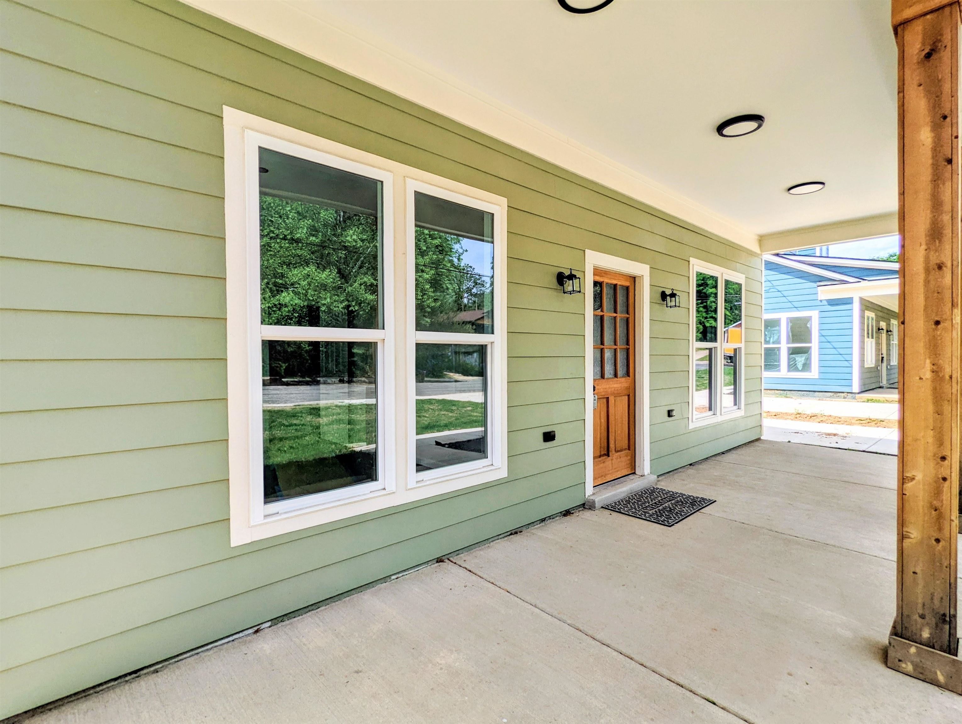 1069 Shaw Place Memphis, TN 38126 - Photo 4 of 23 View of exterior entry