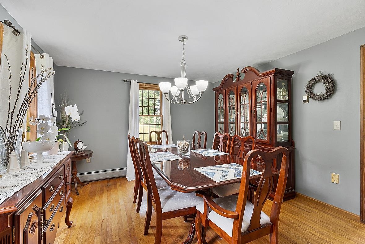 29 Exeter Road Kingston, NH 03848 - Photo 4 of 40