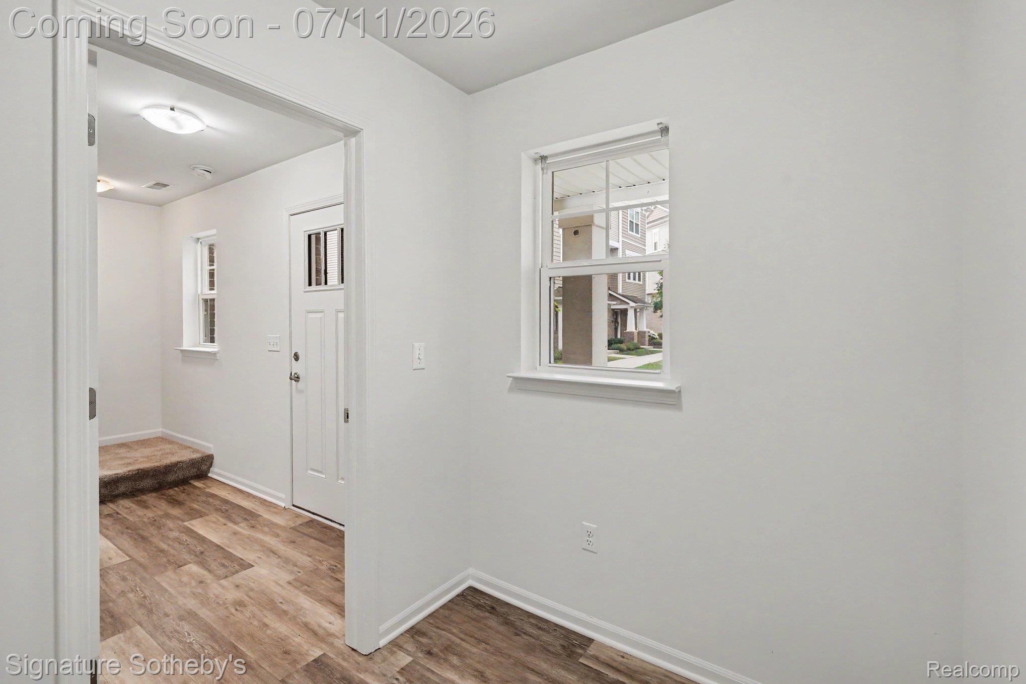 2500 Normandy Road, Unit 40 Royal Oak, MI 48073 - Photo 6 of 26 006_file_7552.jpg