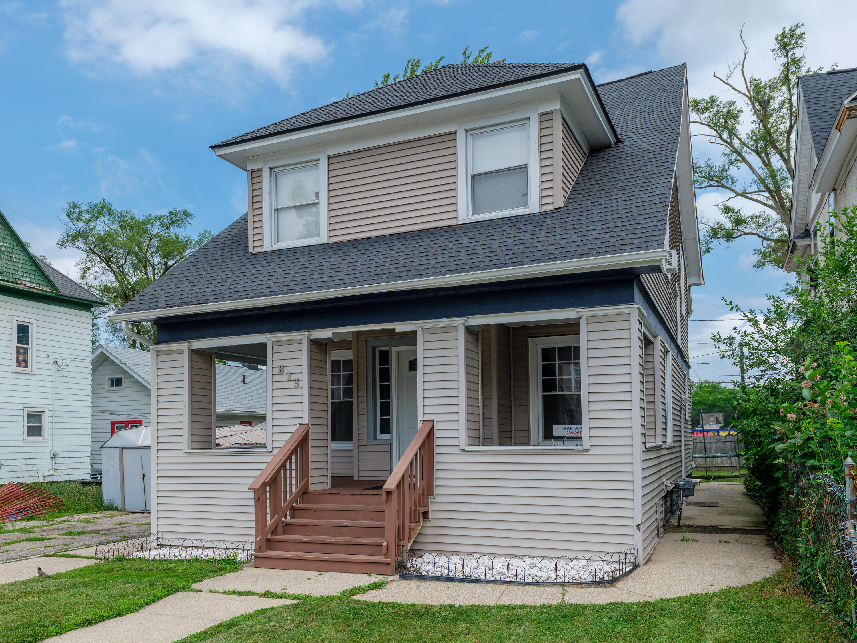 813 Reed Street Kalamazoo, MI 49001 - Photo 2 of 24 813 Reed Ave-102 (1)