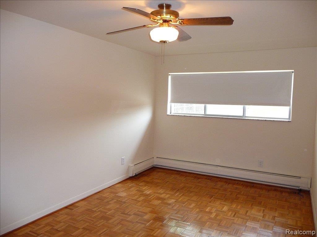 21520 Kelly Road, Unit 101 Eastpointe, MI 48021 - Photo 8 of 11 21520 Kelly #101 Bed1