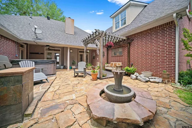 $395,000 | 2 Pettit Circle, White Oak, TX 75693