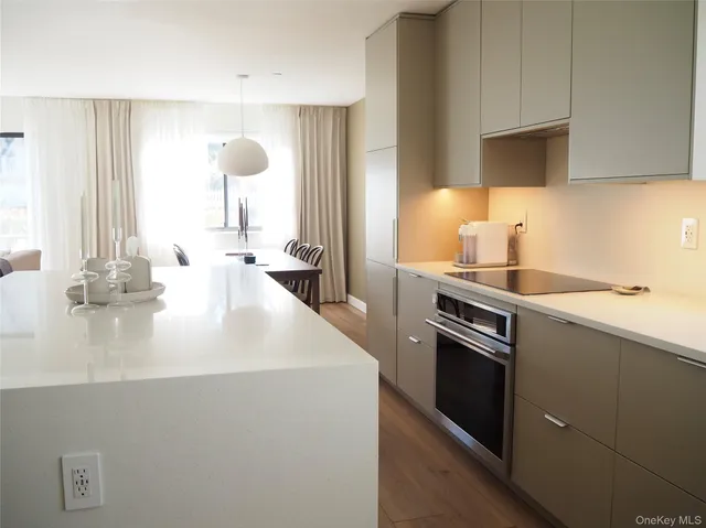 $595,000 | 24 Carhart Avenue, Unit 207A, White Plains, NY 10605