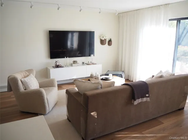 $595,000 | 24 Carhart Avenue, Unit 207A, White Plains, NY 10605