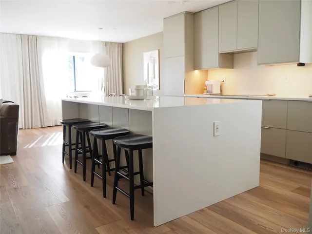 $595,000 | 24 Carhart Avenue, Unit 207A, White Plains, NY 10605