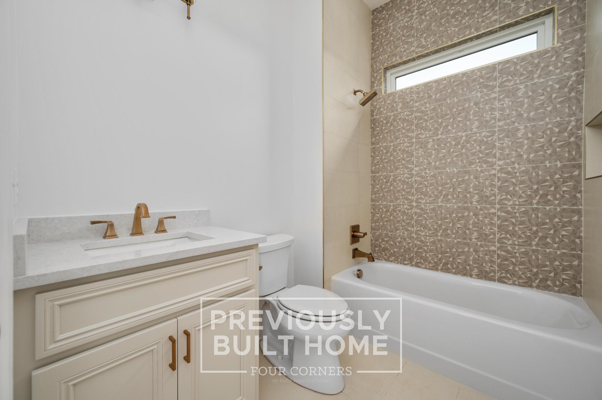 1730 Rigsby Avenue Murfreesboro, TN 37129 - Photo 18 of 22 a bathroom with a bathtub and a sink