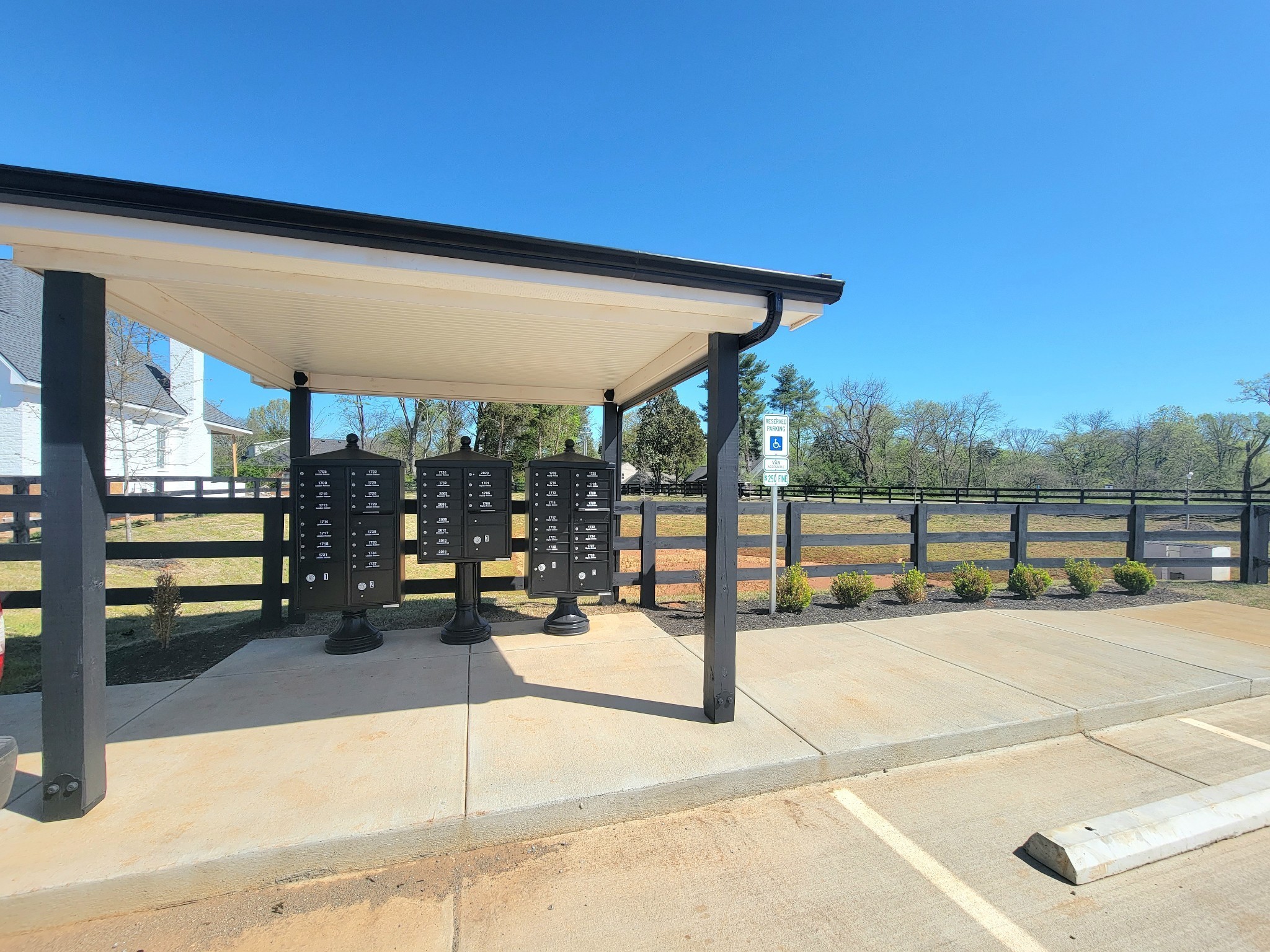 1730 Rigsby Avenue Murfreesboro, TN 37129 - Photo 21 of 22 a view of a patio with a table and chairs