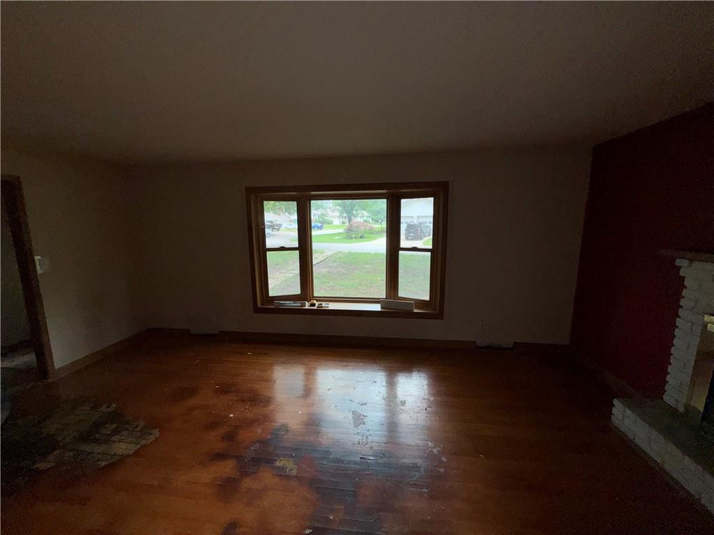 5008 Spring Street Kansas City, MO 64133 - Photo 10 of 36