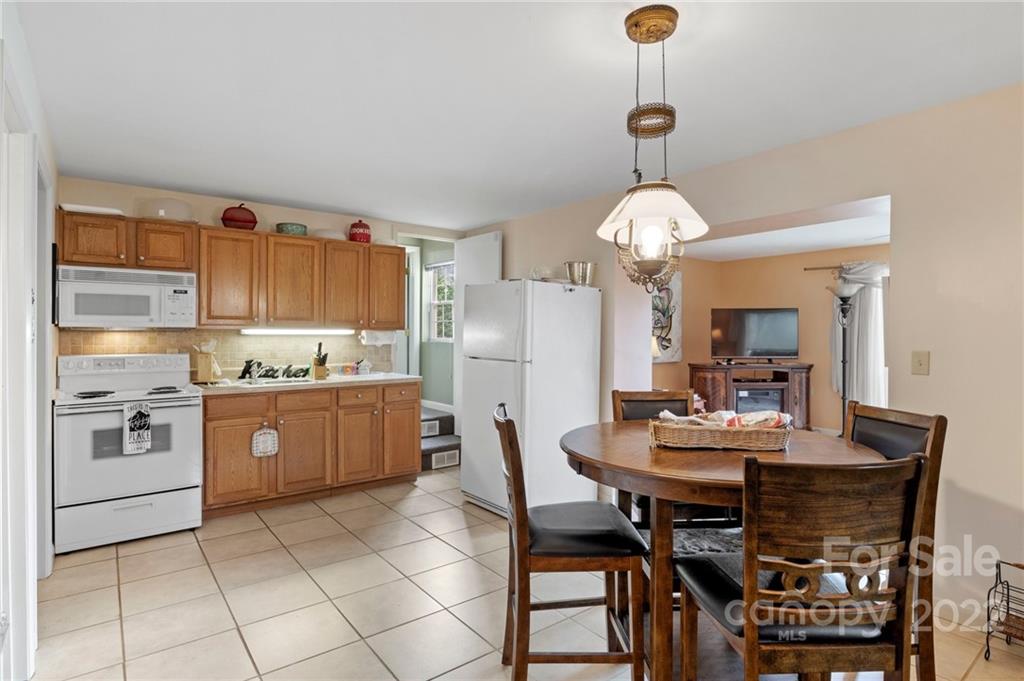 159 Perks Road Franklin, NC 28734 - Photo 21 of 34 Gallery Image 21