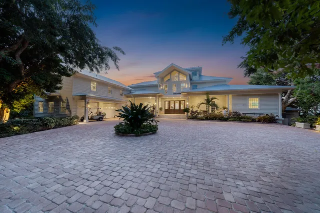 $25,000,000 | 82768 Overseas Highway, Islamorada, FL 33036