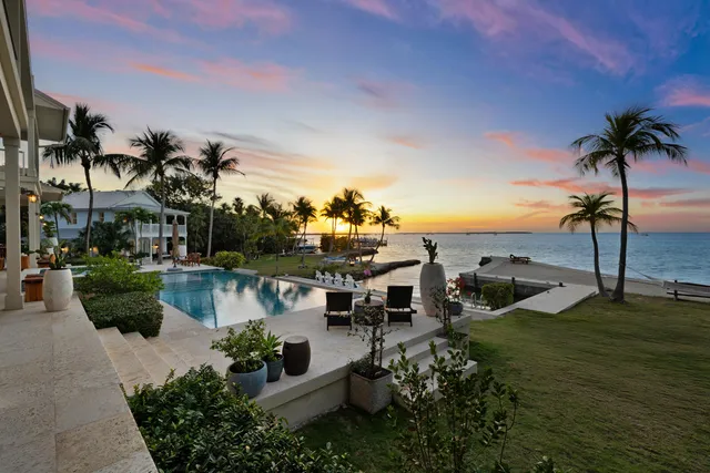 $25,000,000 | 82768 Overseas Highway, Islamorada, FL 33036