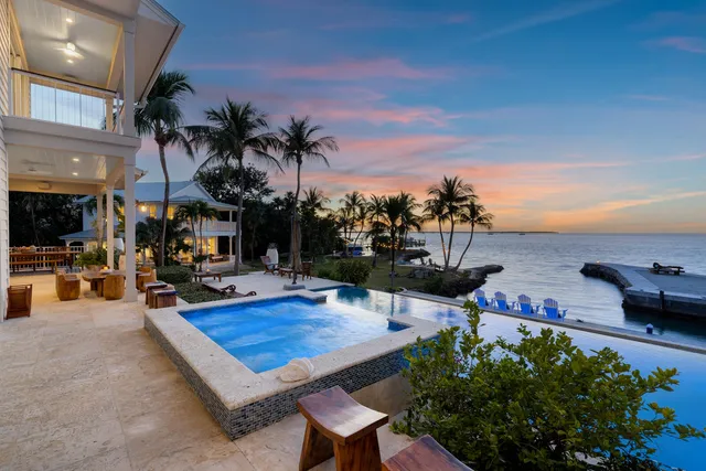 $25,000,000 | 82768 Overseas Highway, Islamorada, FL 33036