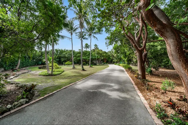 $25,000,000 | 82768 Overseas Highway, Islamorada, FL 33036