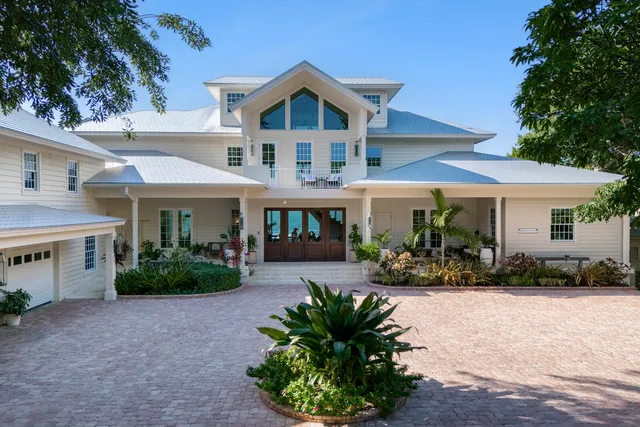 $25,000,000 | 82768 Overseas Highway, Islamorada, FL 33036