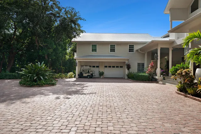$25,000,000 | 82768 Overseas Highway, Islamorada, FL 33036