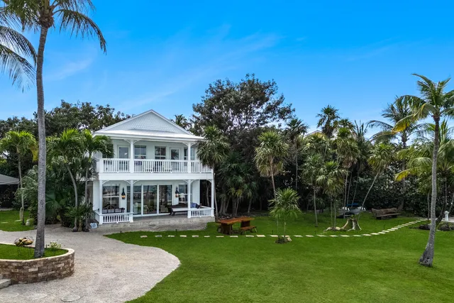 $25,000,000 | 82768 Overseas Highway, Islamorada, FL 33036