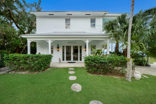 $25,000,000 | 82768 Overseas Highway, Islamorada, FL 33036