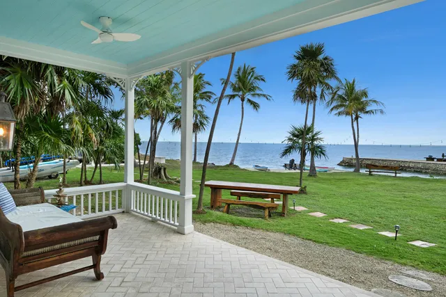 $25,000,000 | 82768 Overseas Highway, Islamorada, FL 33036