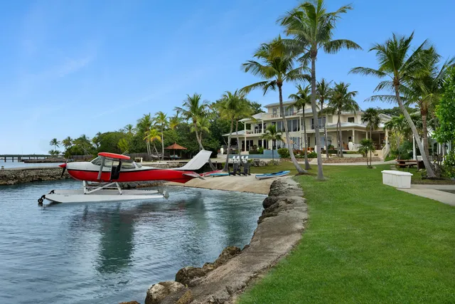 $25,000,000 | 82768 Overseas Highway, Islamorada, FL 33036