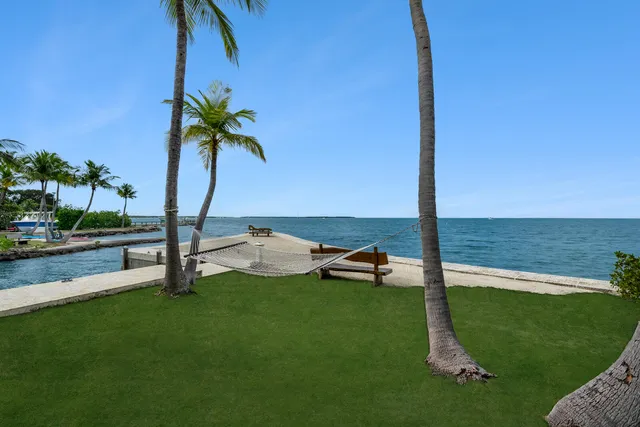 $25,000,000 | 82768 Overseas Highway, Islamorada, FL 33036