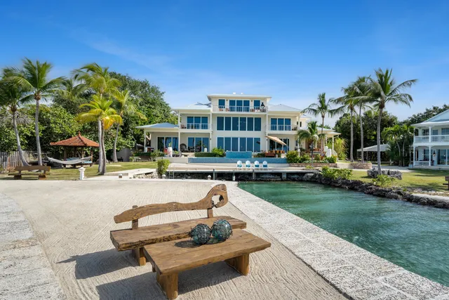 $25,000,000 | 82768 Overseas Highway, Islamorada, FL 33036