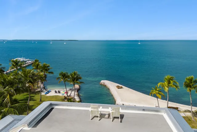 $25,000,000 | 82768 Overseas Highway, Islamorada, FL 33036
