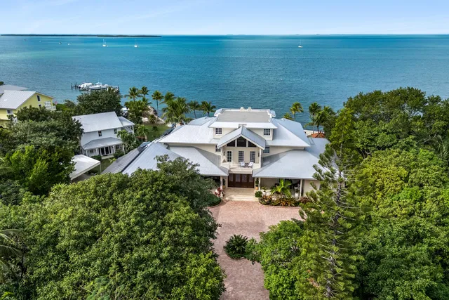 $25,000,000 | 82768 Overseas Highway, Islamorada, FL 33036