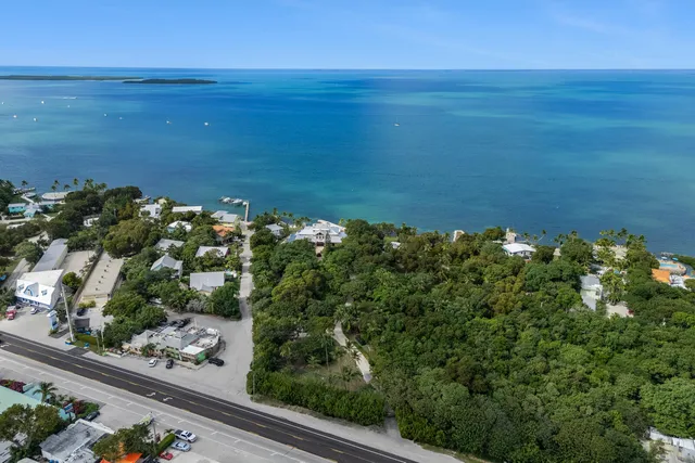 $25,000,000 | 82768 Overseas Highway, Islamorada, FL 33036