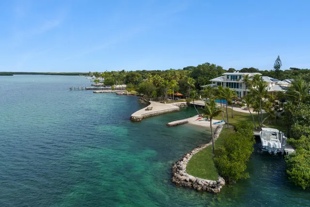 $25,000,000 | 82768 Overseas Highway, Islamorada, FL 33036