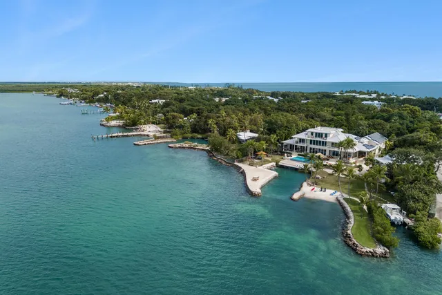 $25,000,000 | 82768 Overseas Highway, Islamorada, FL 33036