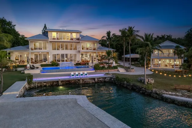 $25,000,000 | 82768 Overseas Highway, Islamorada, FL 33036