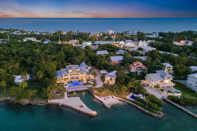 $25,000,000 | 82768 Overseas Highway, Islamorada, FL 33036