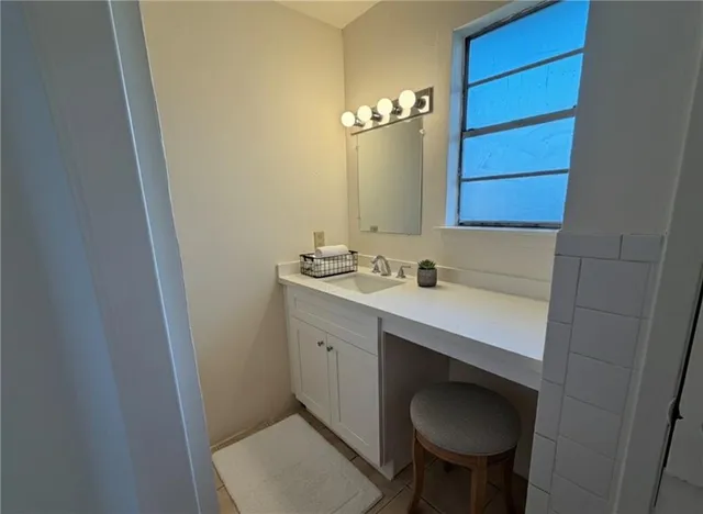 $1,000 | 115 West Esplanade Avenue, Unit 7, Metairie, LA 70005