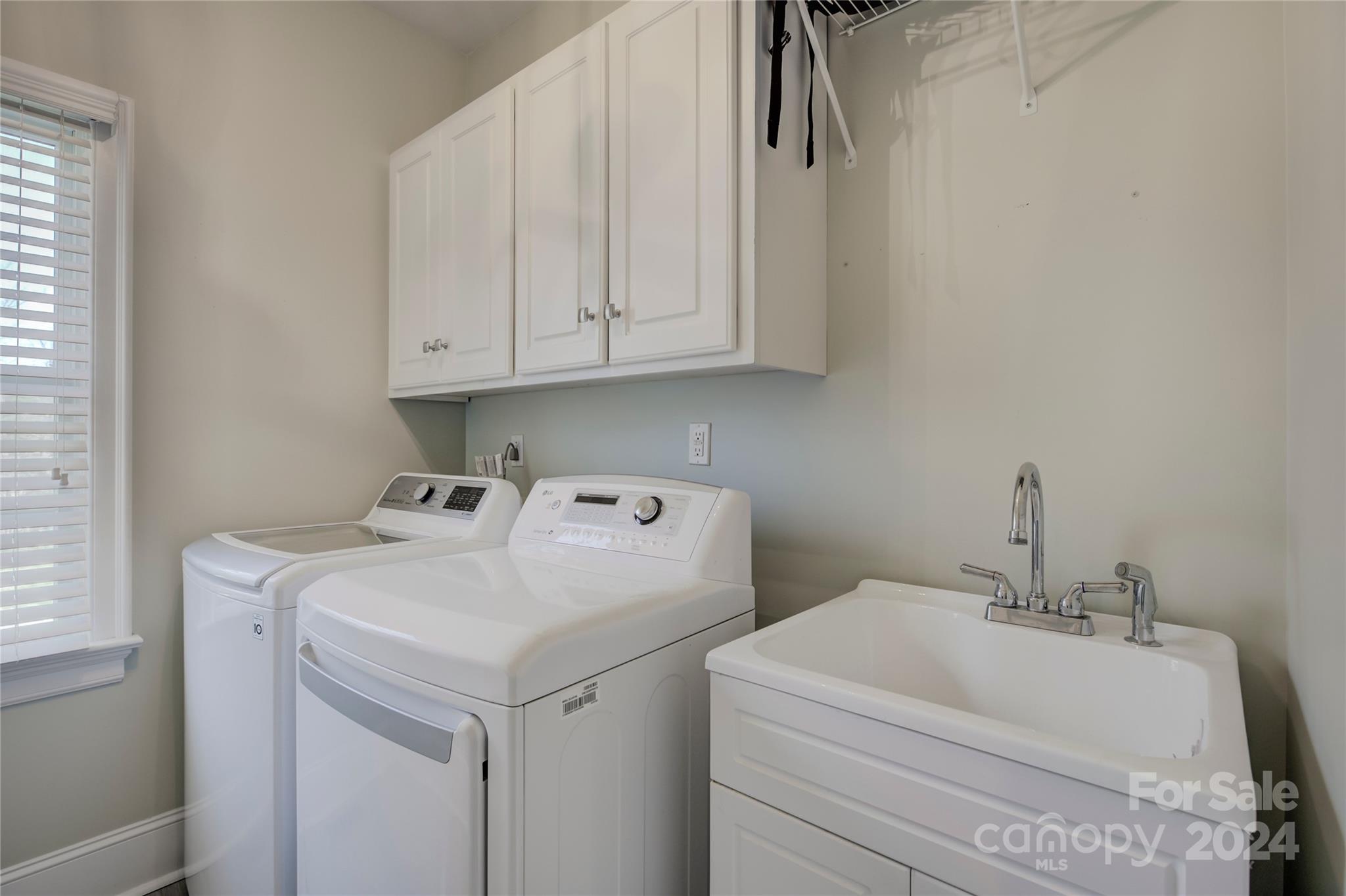 125 Clearview Road Rock Hill, SC 29732 - Photo 21 of 48 a utility room with dryer and washer