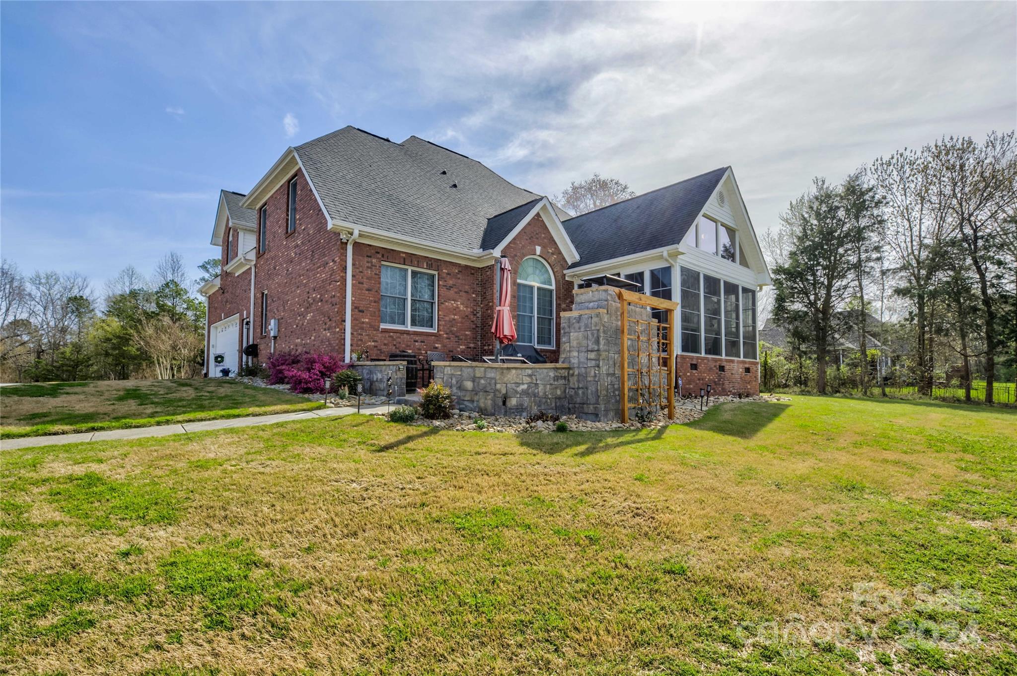 125 Clearview Road Rock Hill, SC 29732 - Photo 39 of 48 a front view of house with yard and green space