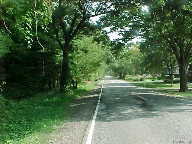 STREET E