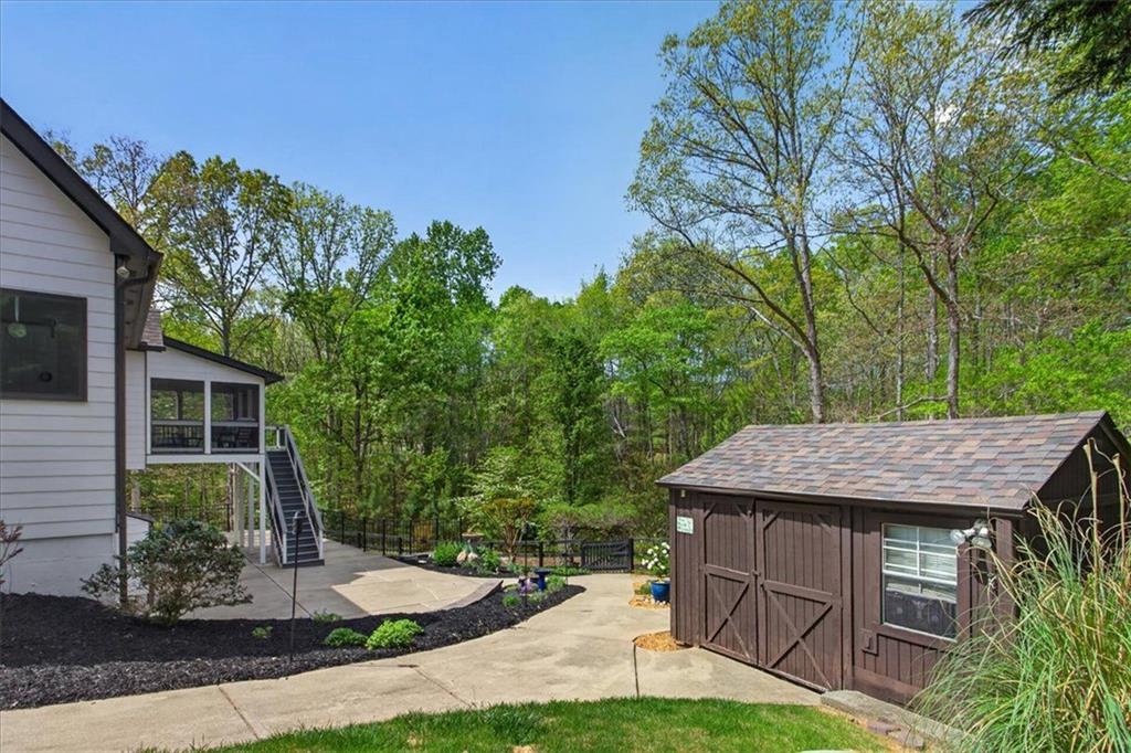 207 Oakwind Court Canton, GA 30114 - Photo 6 of 42